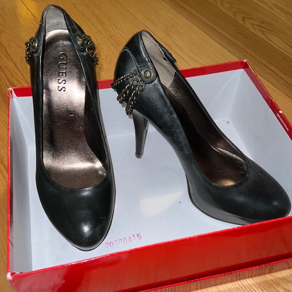 Black Leather Guess Heels with Chain Detail - Picture 4 of 16